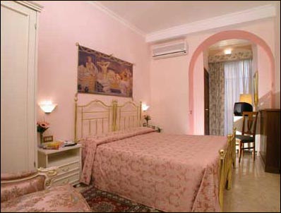 Residenza Frattina Rome